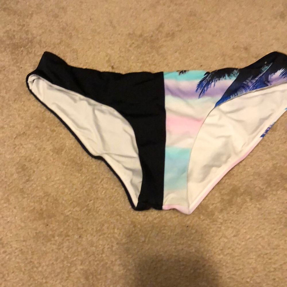 VS cheeky hipster